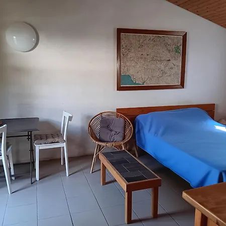 Hébergement de vacances Petite Maison à 500m De La Plage, 300m Du Centre – Idéale Pour à Pied! - Fr-1-476-5 *